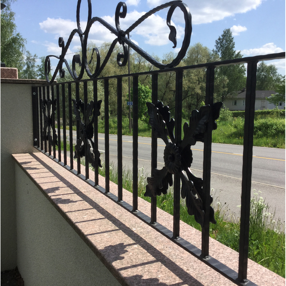 Aita-muurin-paalla | Sisustusliike Portiikki Aita muurin paalla, muurin korotus, hieno aita