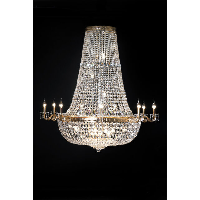 Empire valaisin. Empire kristallikruunu.