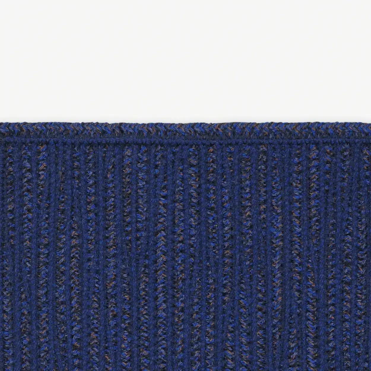 Kvadrat Braid matto sininen 12.00.15 | Sisustusliike Portiikki Kvadrat Braid matto sininen, sininen Braid matto Kvadrat