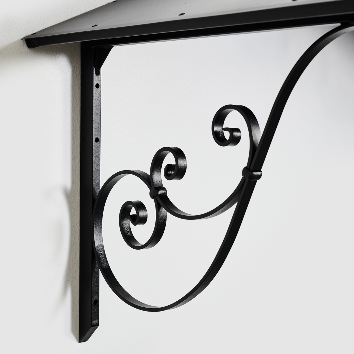 Ovilatos musta 2 yk 3 | Sisustusliike Portiikki Musta kaareva ovikatos