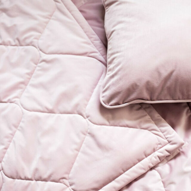 Vaalea roosa Manuel päiväpeitto Lennol